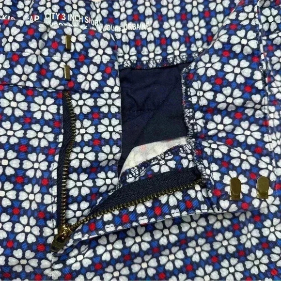 GAP The City Shorts Khaki Floral White /  Blue / Red Size 6 - Picture 6 of 16